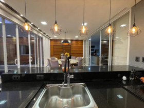 Casa de Condomínio com 3 Quartos à Venda, 330 m²em Jundiaí Mirim - Jundiaí