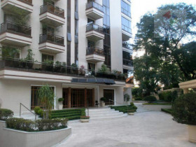 Apartamento com 4 Quartos à Venda ou Locação, 550 m² em Higienópolis - São Paulo