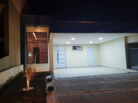 Casa de Condomínio com 3 Quartos à Venda, 140 m² em Jardim Bréscia - Indaiatuba