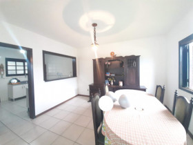Sobrado com 4 Quartos à Venda, 185 m² em Capão Novo - Capão Da Canoa
