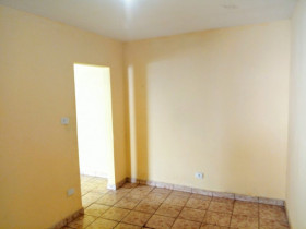 Casa com 1 Quarto para Alugar, 40 m² em Vila Zat - São Paulo