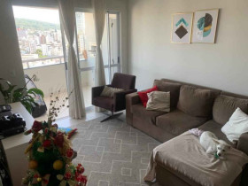 Apartamento com 3 Quartos à Venda, Locação ou Temporada,  em Comerciário - Criciúma